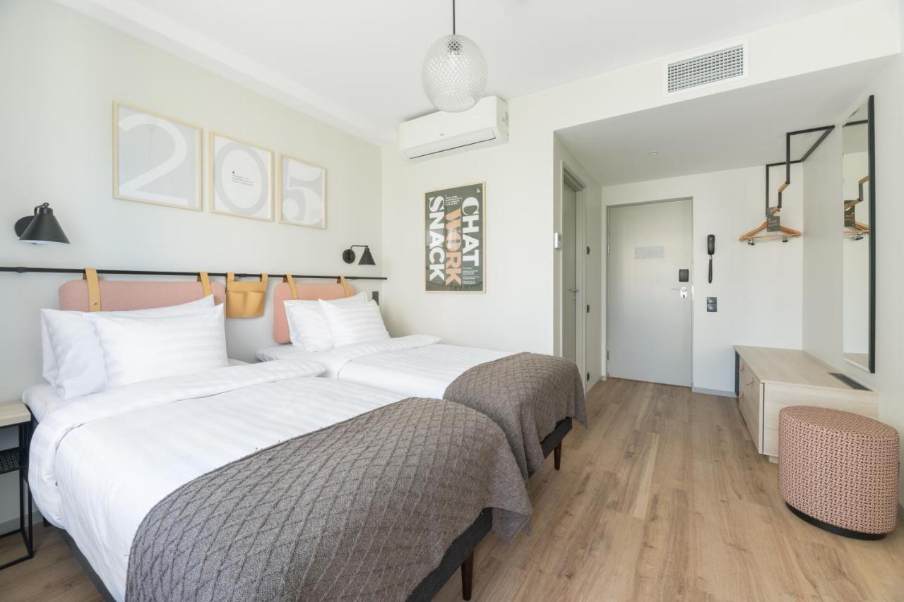 Hotel Oru Hub - Handwritten Collection 4*