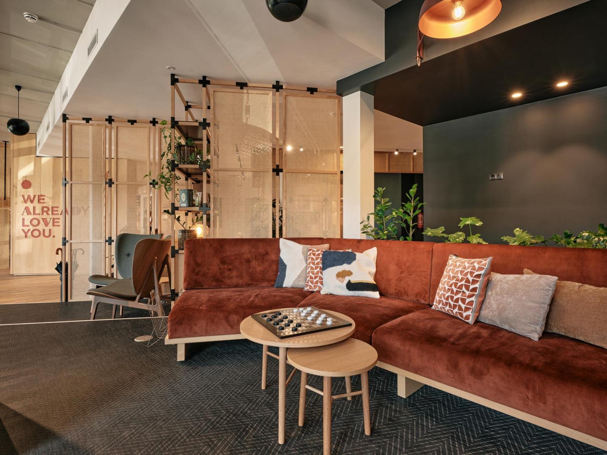 Hotel Oru Hub - Handwritten Collection Talin